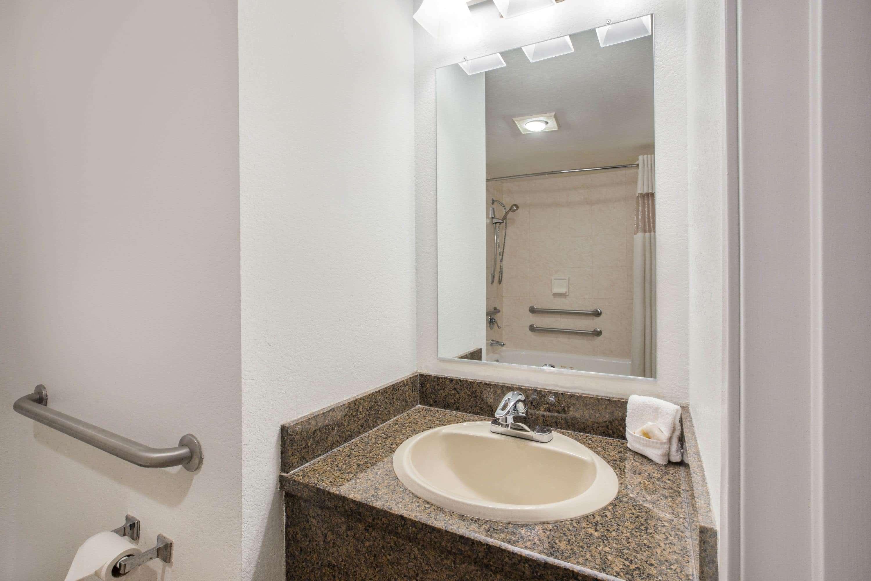 La Quinta Inn By Wyndham Everett Exteriér fotografie